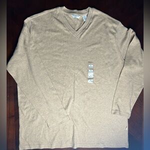 Covington Men's Tan V-Neck Sweater